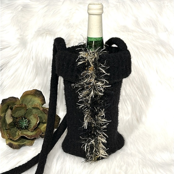 🌷Wine Bottle Cozy Festive Holiday Season - Picture 2 of 9